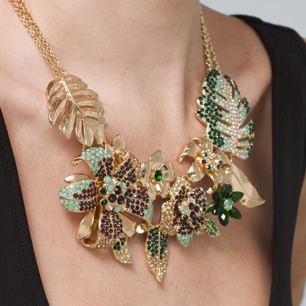 WHBM $110 JEWELED TROPICAL FLOWER BIB STATEMENT NECKLACE Palm GREEN GOLD